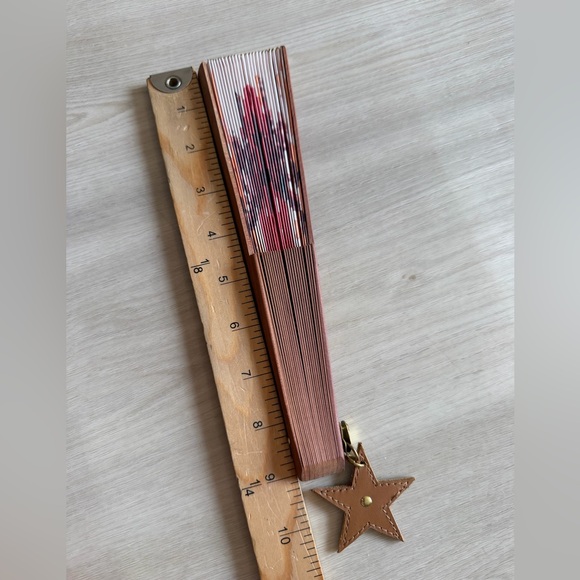 KHU KHU Handmade Rodeo Riders Handfan - Picture 4 of 6